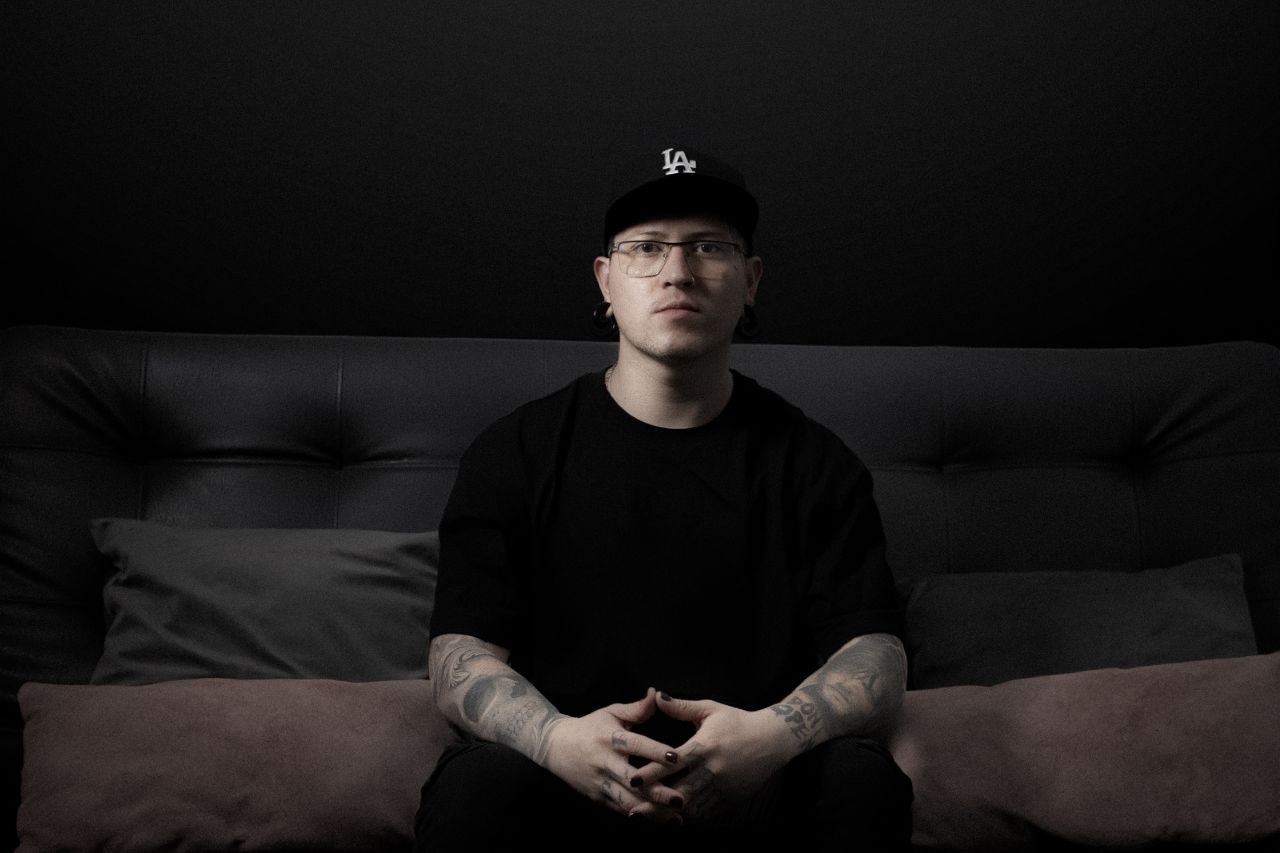 Retrato de Keibyn Pabón en el estudio
