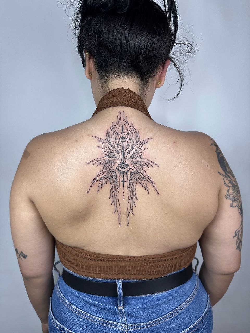 Tatuaje minimalista de ejecución rápida